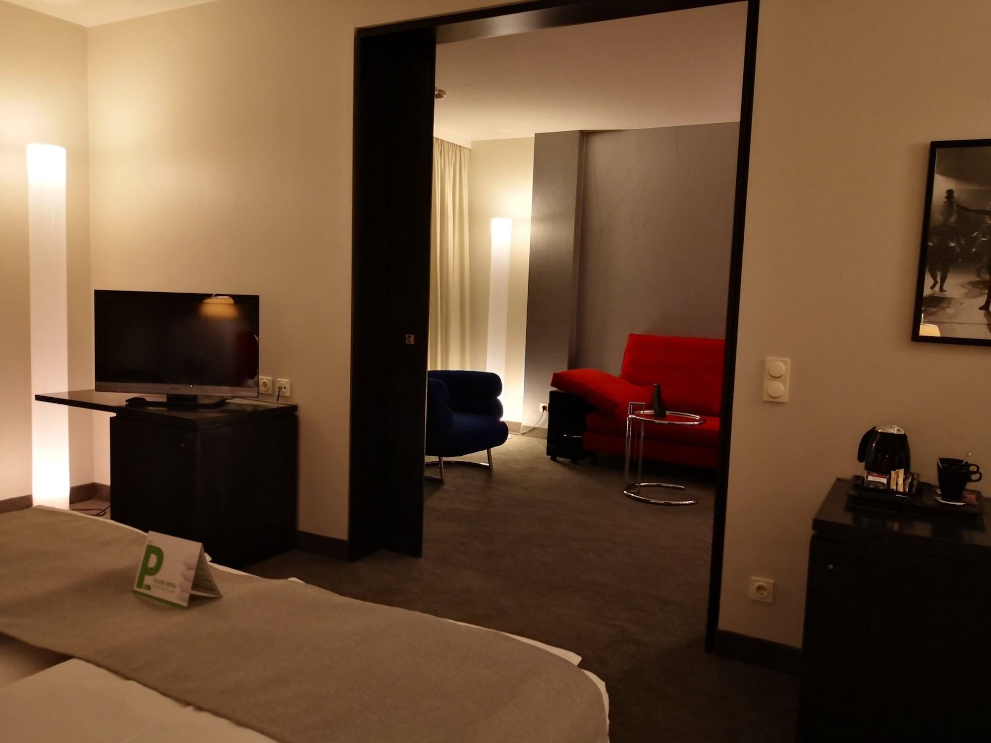 First Inn Hotel צוויקאו מראה חיצוני תמונה