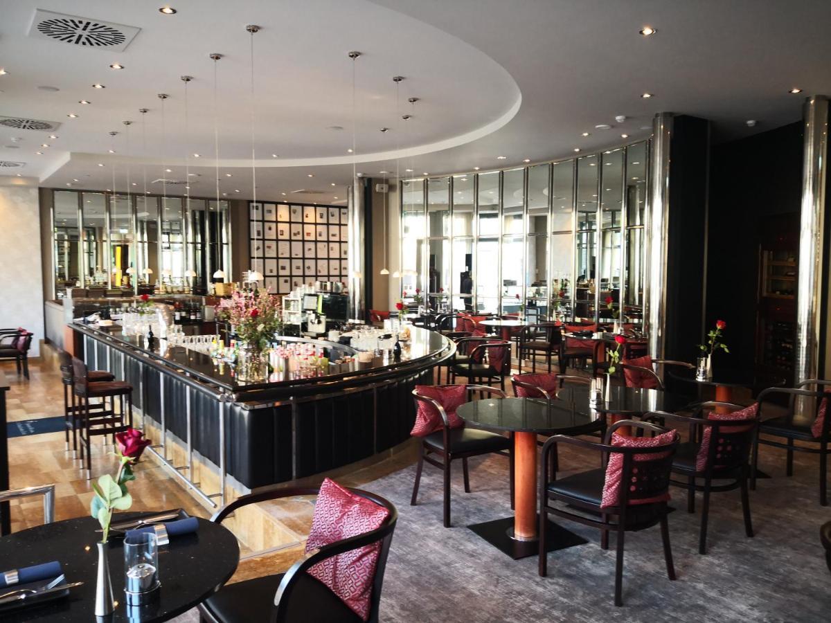 First Inn Hotel צוויקאו מראה חיצוני תמונה