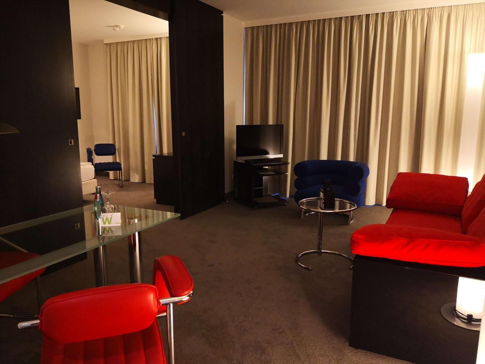 First Inn Hotel צוויקאו מראה חיצוני תמונה