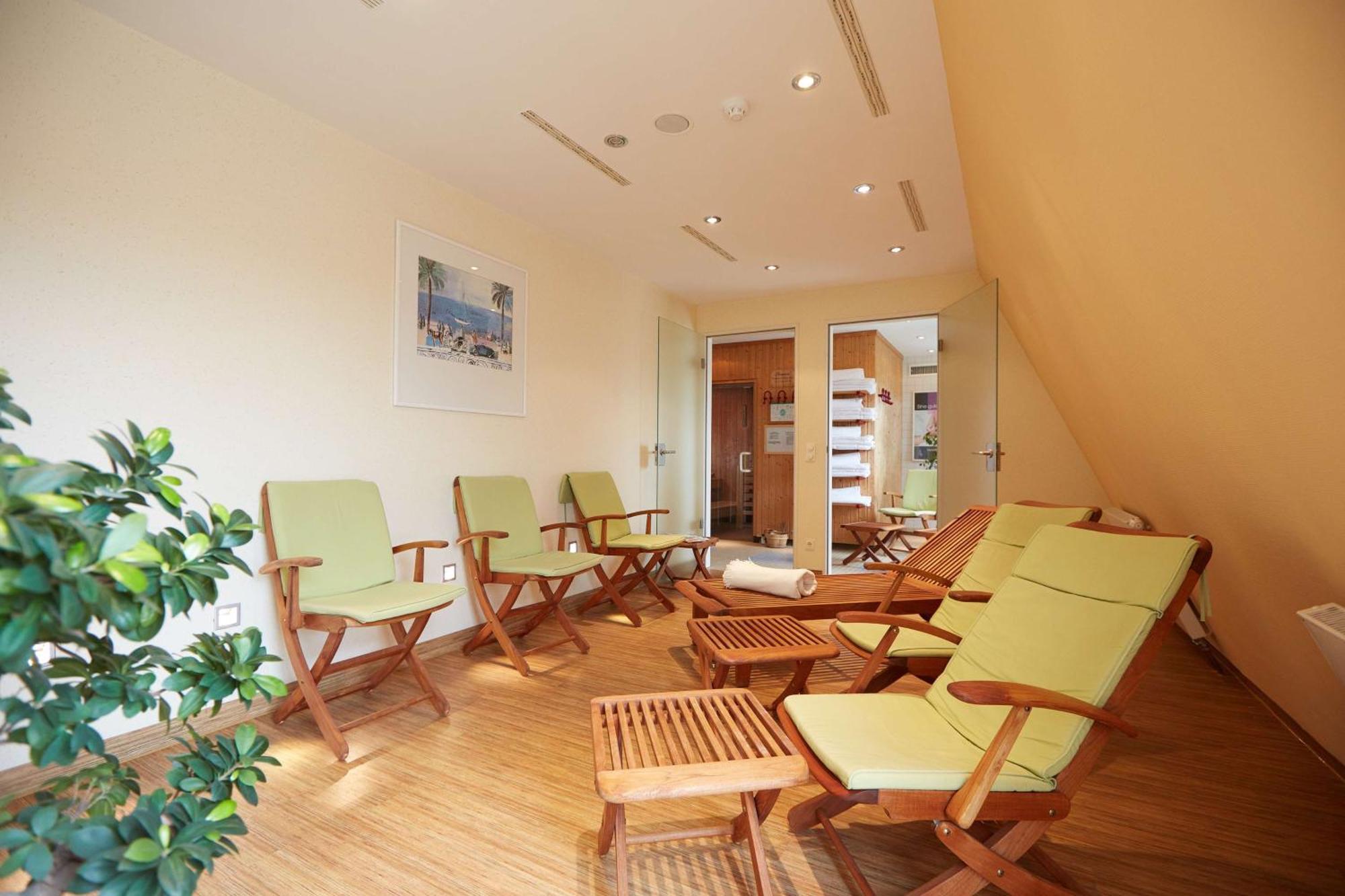 First Inn Hotel צוויקאו מראה חיצוני תמונה