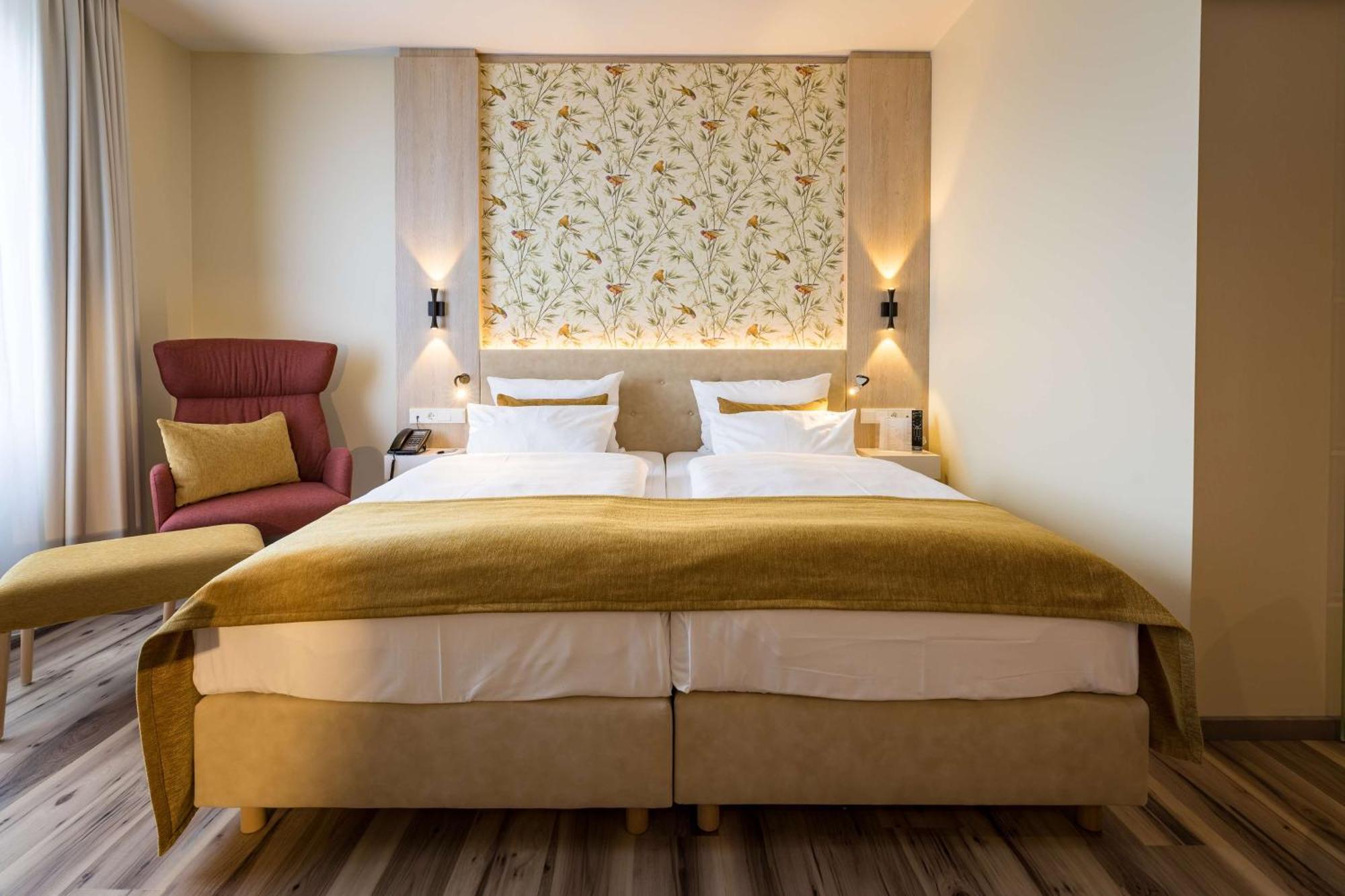 First Inn Hotel צוויקאו מראה חיצוני תמונה