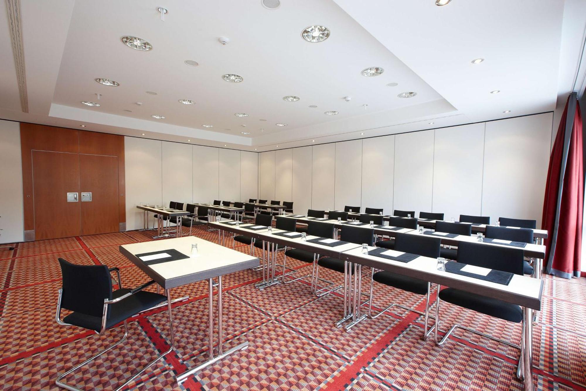 First Inn Hotel צוויקאו מראה חיצוני תמונה